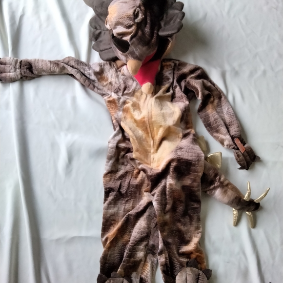 Pottery barn kids triceratops costume New without tags size 4-6 - Picture 3 of 3